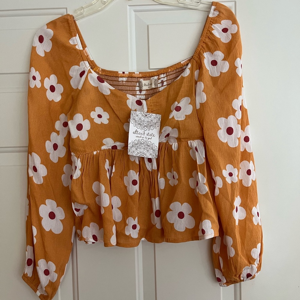 New Altar’d State mustard yellow coquette flowy long sleeve flower print top. XS